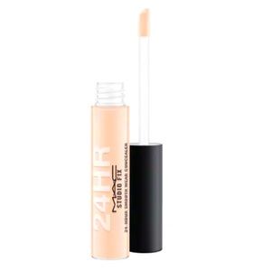 NWOT MAC Studio Fix 24-hour Smooth Wear Concealer